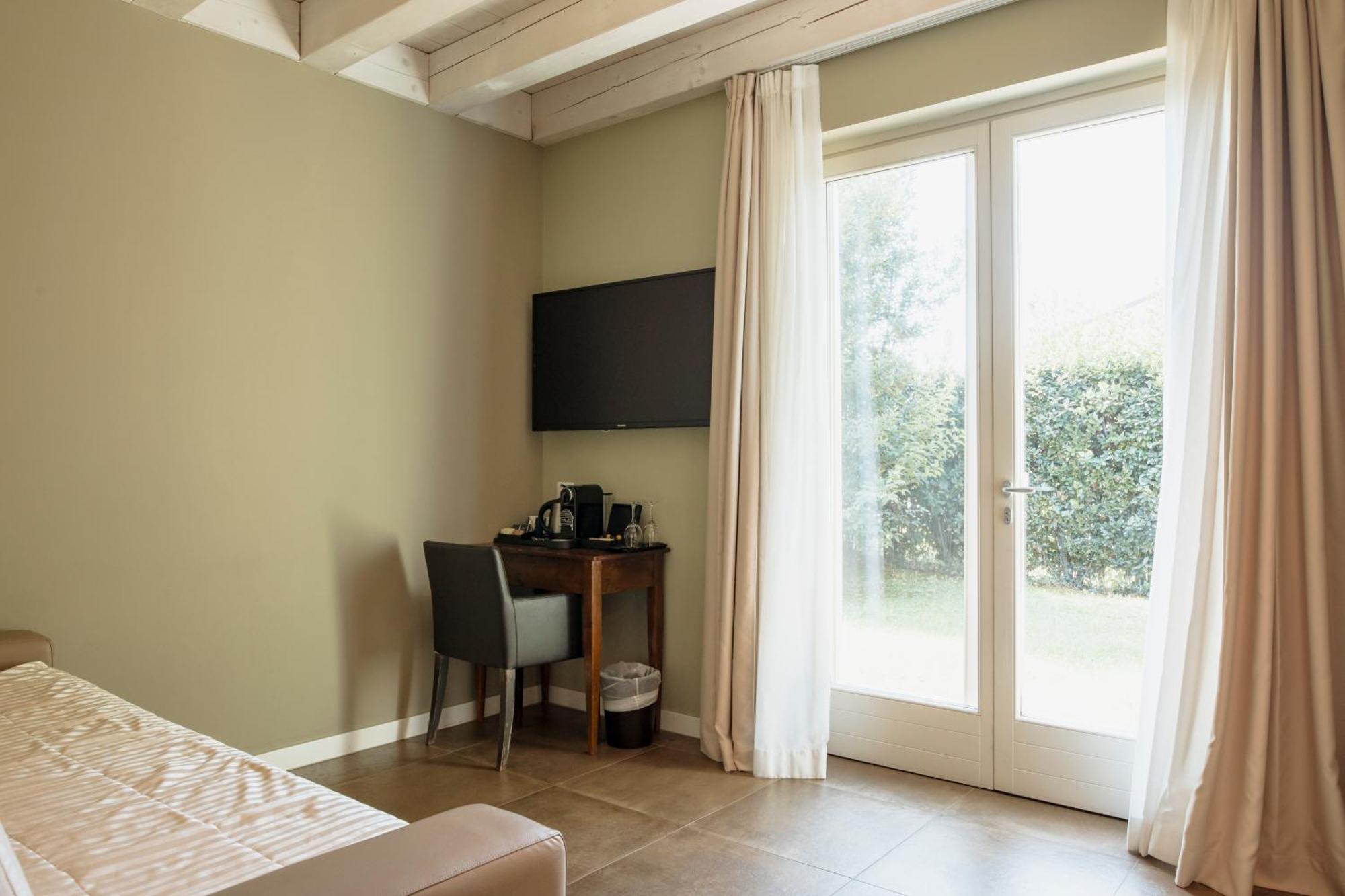 Le Greghe Suites Лацизе Екстер'єр фото