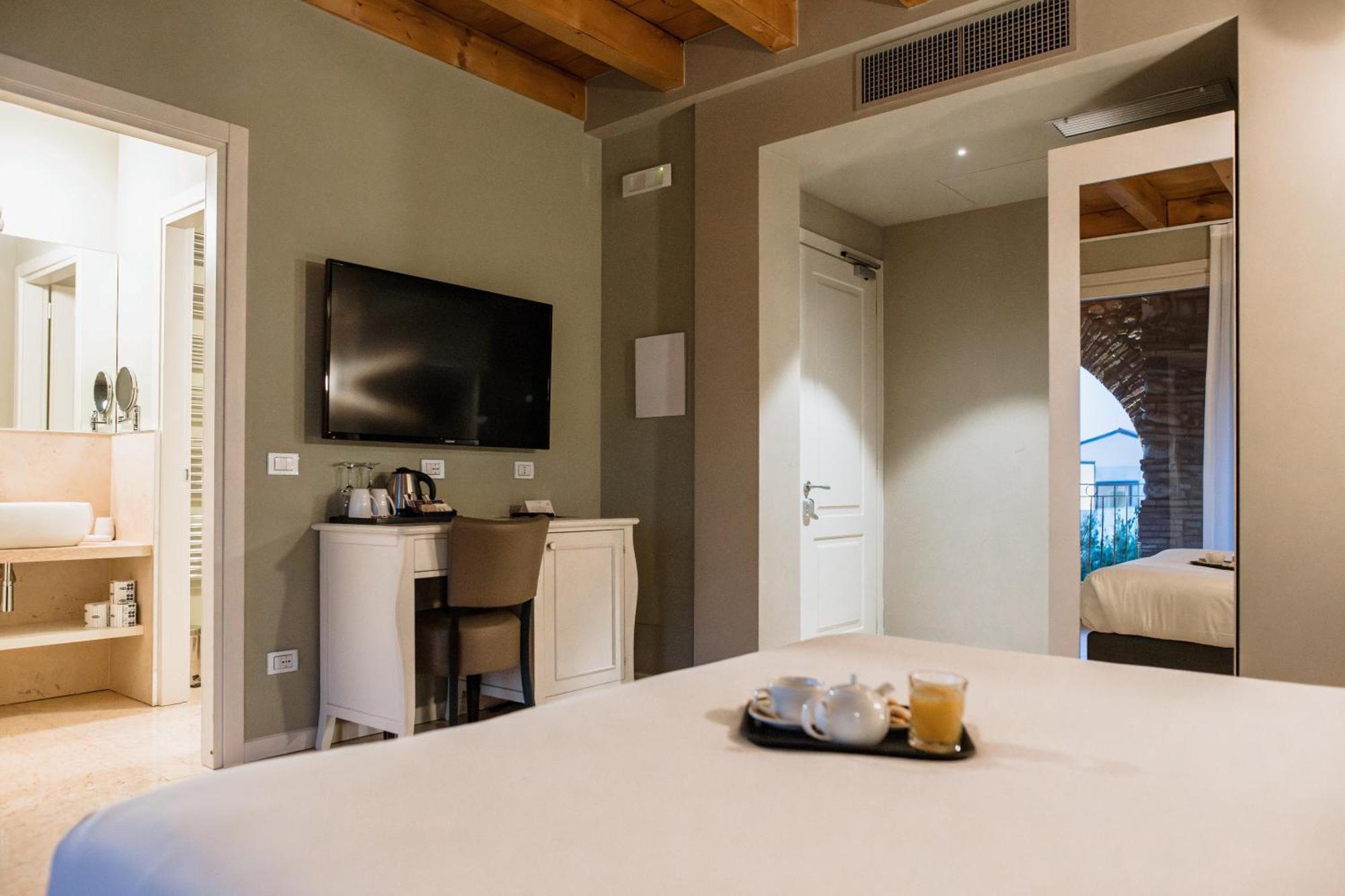 Le Greghe Suites Лацизе Екстер'єр фото